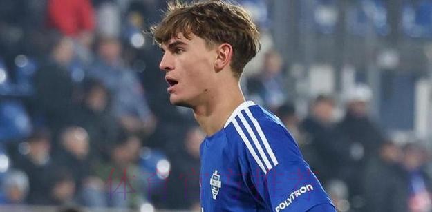 世体:皇马有意回购尼科-帕斯 多家英超队也想签他 世体:皇马有意回购尼科-帕斯 多家英超队也想签他